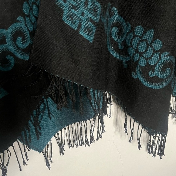 Lane Bryant open-front reversible over-piece poncho ONE SIZE - Picture 4 of 7